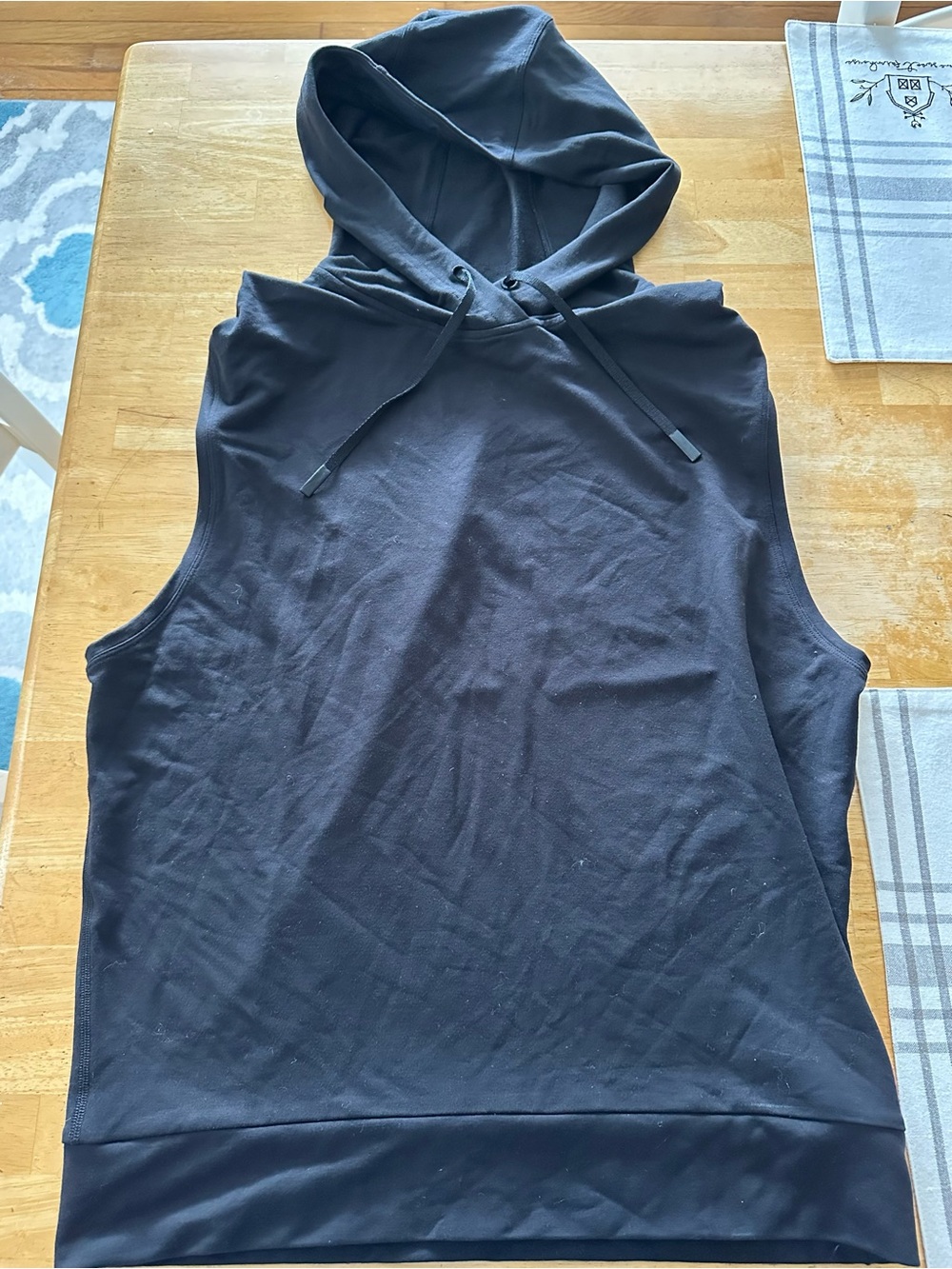 Lululemon sleeveless hoodie sweatshirt size 6